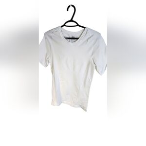 Sleek White Fitted Short Sleeve T-Shirt